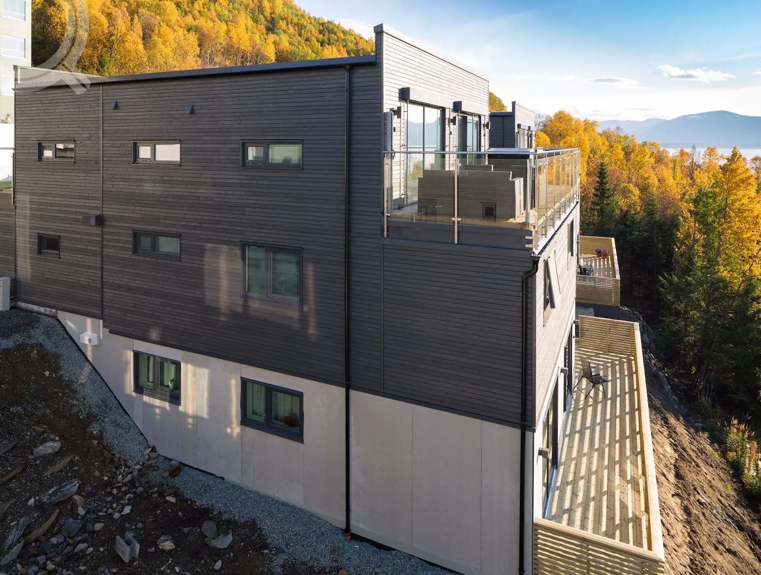 Storbakkvegen — Double house, Tromsø, Norway — photo 3