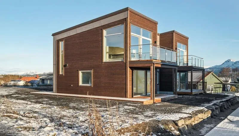 Svingveien — Double house, Gravdal, Lofoten, Norway