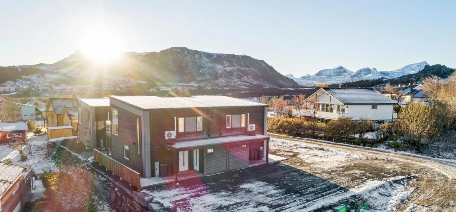 Svingveien — Double house, Gravdal, Lofoten, Norway — photo 3